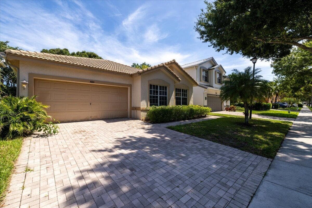 4841 N CLASSICAL Boulevard, Delray Beach, FL 33445