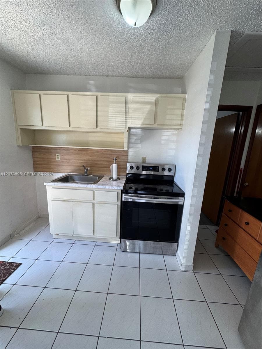 5530 E 6th Ave # 101, Hialeah, FL 33013 — zdjęcie 5