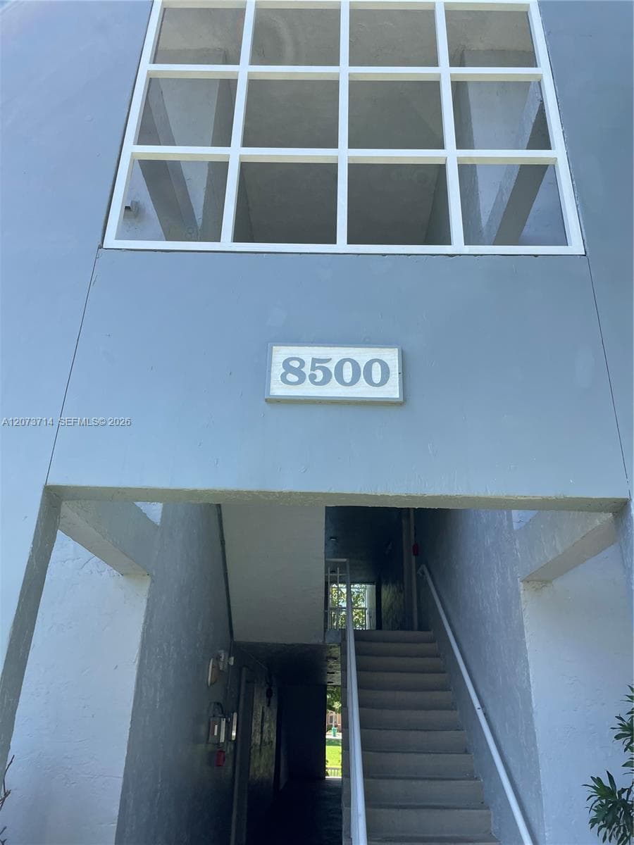 8500 SW 212th St # 309, Cutler Bay, FL 33189
