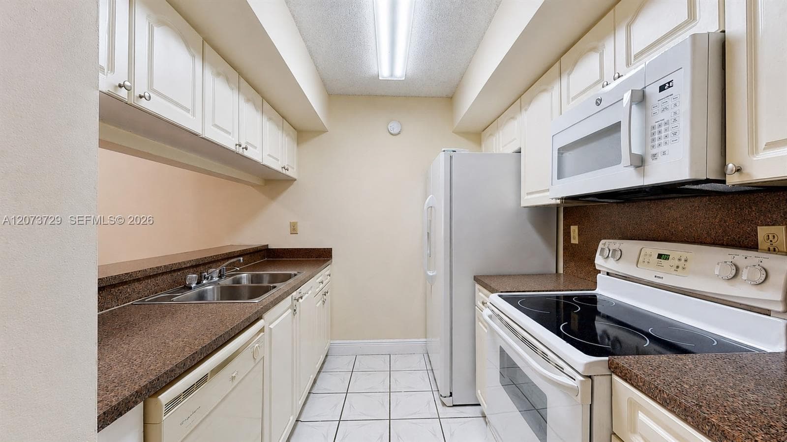18296 Mediterranean Blvd # 3-4, Hialeah, FL 33015 — zdjęcie 3