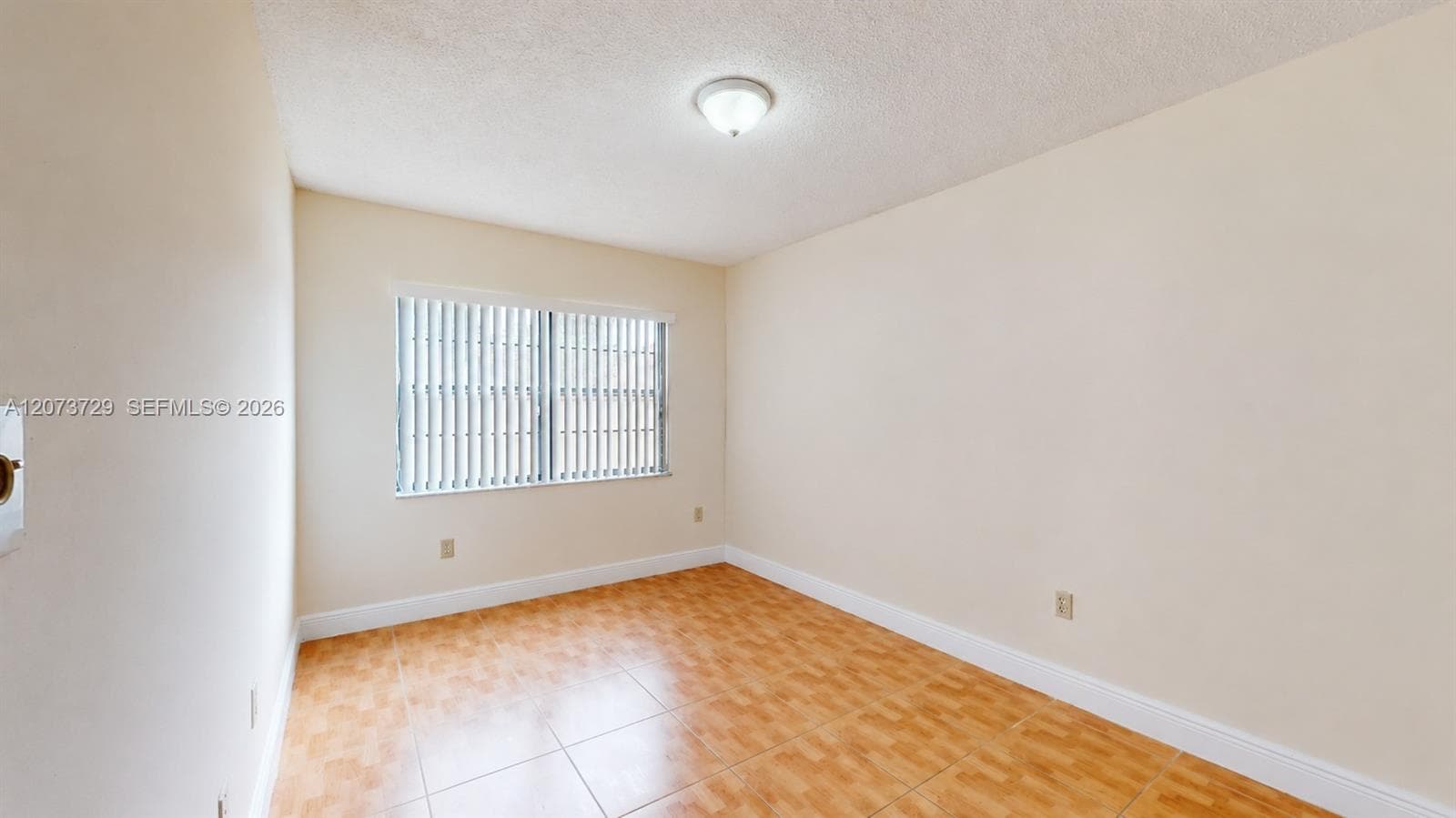 18296 Mediterranean Blvd # 3-4, Hialeah, FL 33015 — zdjęcie 4