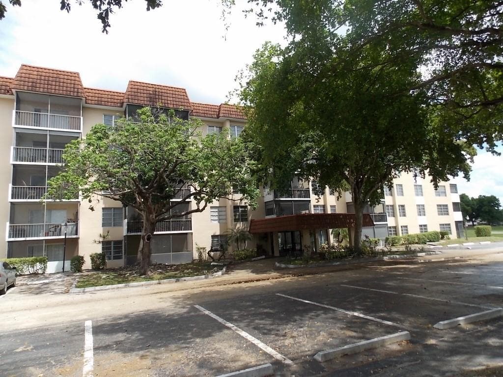 4158 Inverrary Drive # 106, Lauderhill, FL 33319