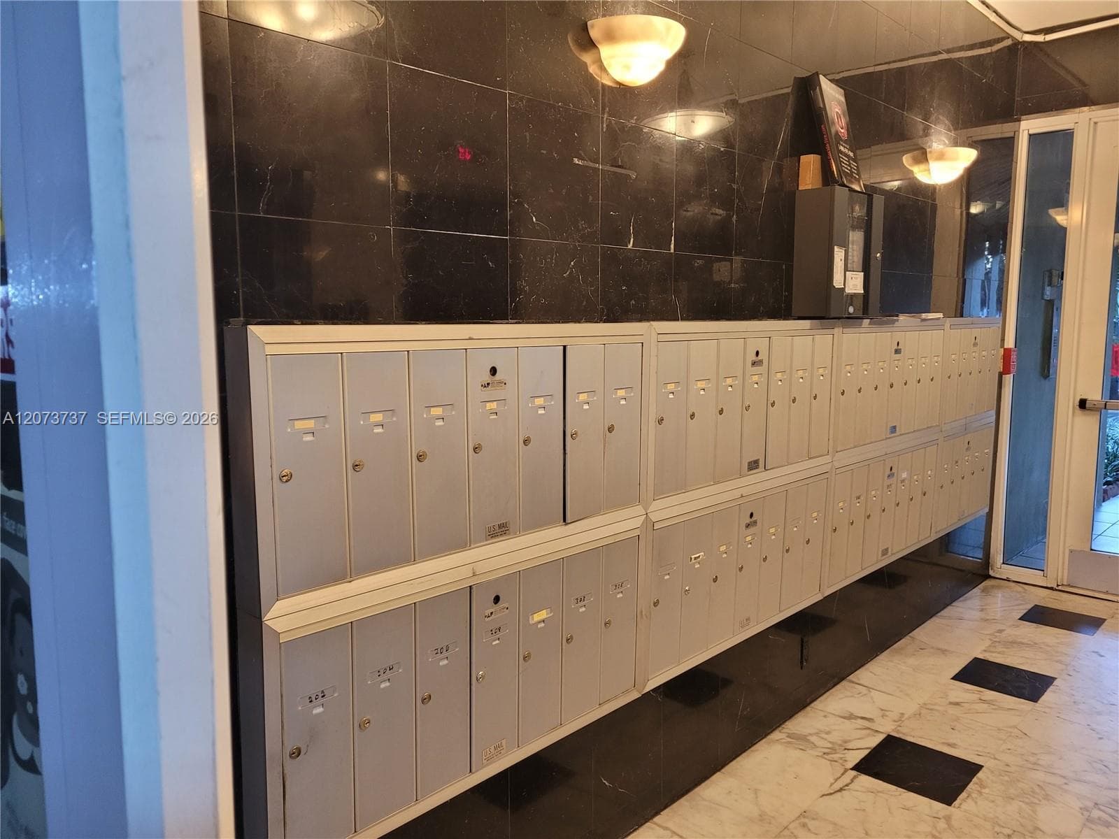 8233 Harding Ave # 204, Miami Beach, FL 33141 — zdjęcie 3