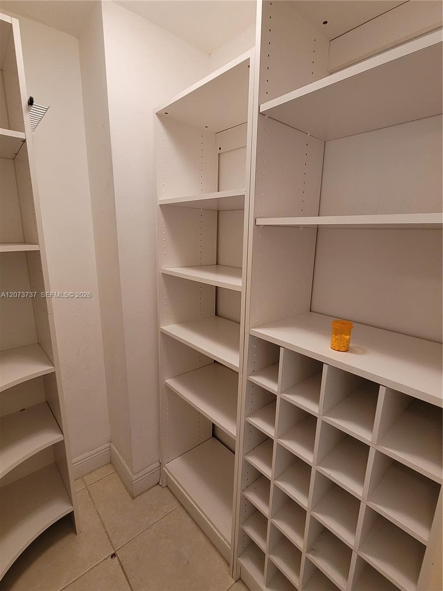 8233 Harding Ave # 204, Miami Beach, FL 33141 — zdjęcie 5