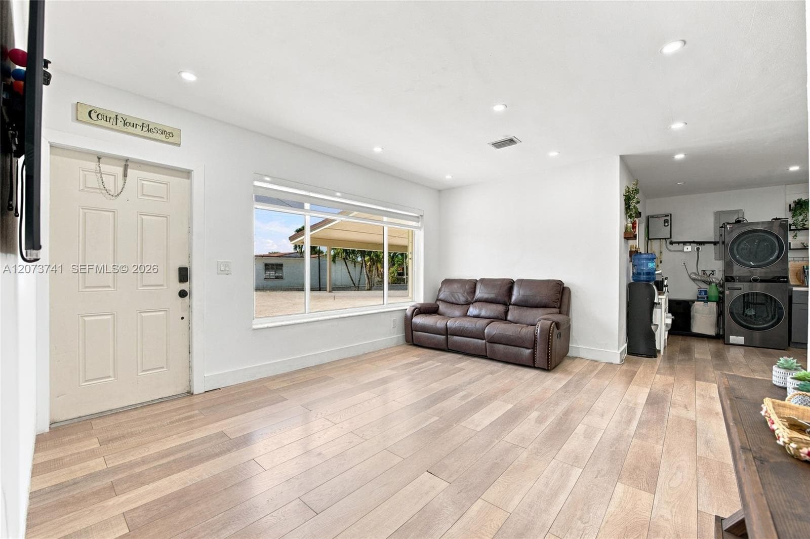 681 W 55th Pl, Hialeah, FL 33012 — zdjęcie 4