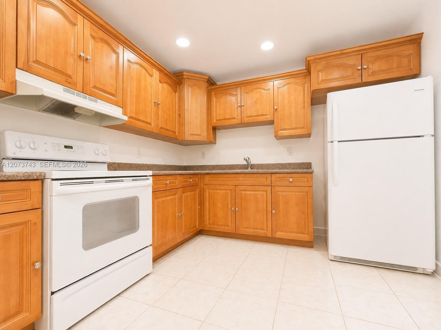 724 NE 4th St # 5, Hallandale Beach, FL 33009 — zdjęcie 3