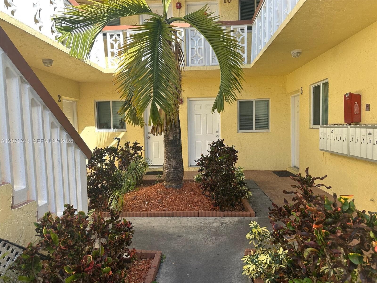 724 NE 4th St # 5, Hallandale Beach, FL 33009