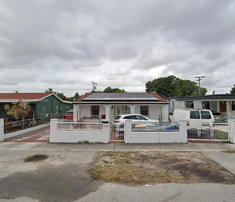 3627 NW 18th St, Miami, FL 33125