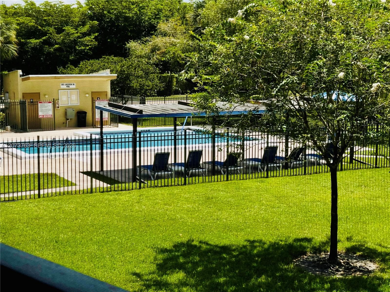 307 Lakeview Dr # 202, Weston, FL 33326