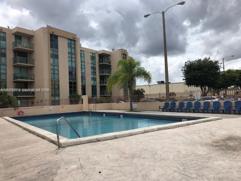 2075 SW 122nd Ave # 117, Miami, FL 33175 — zdjęcie 2