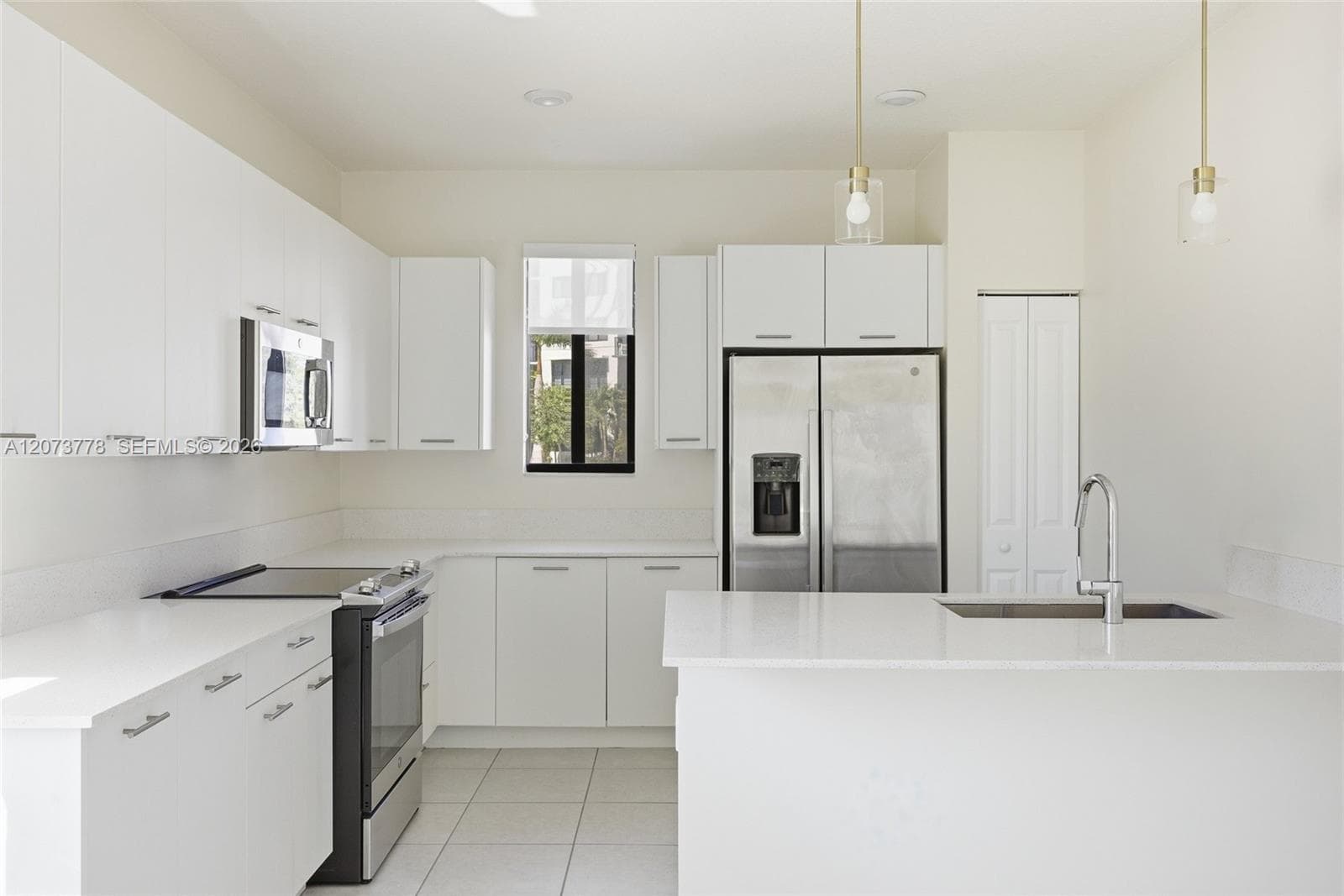4426 NW 83 PKWY # 0, Doral, FL 33166 — zdjęcie 3