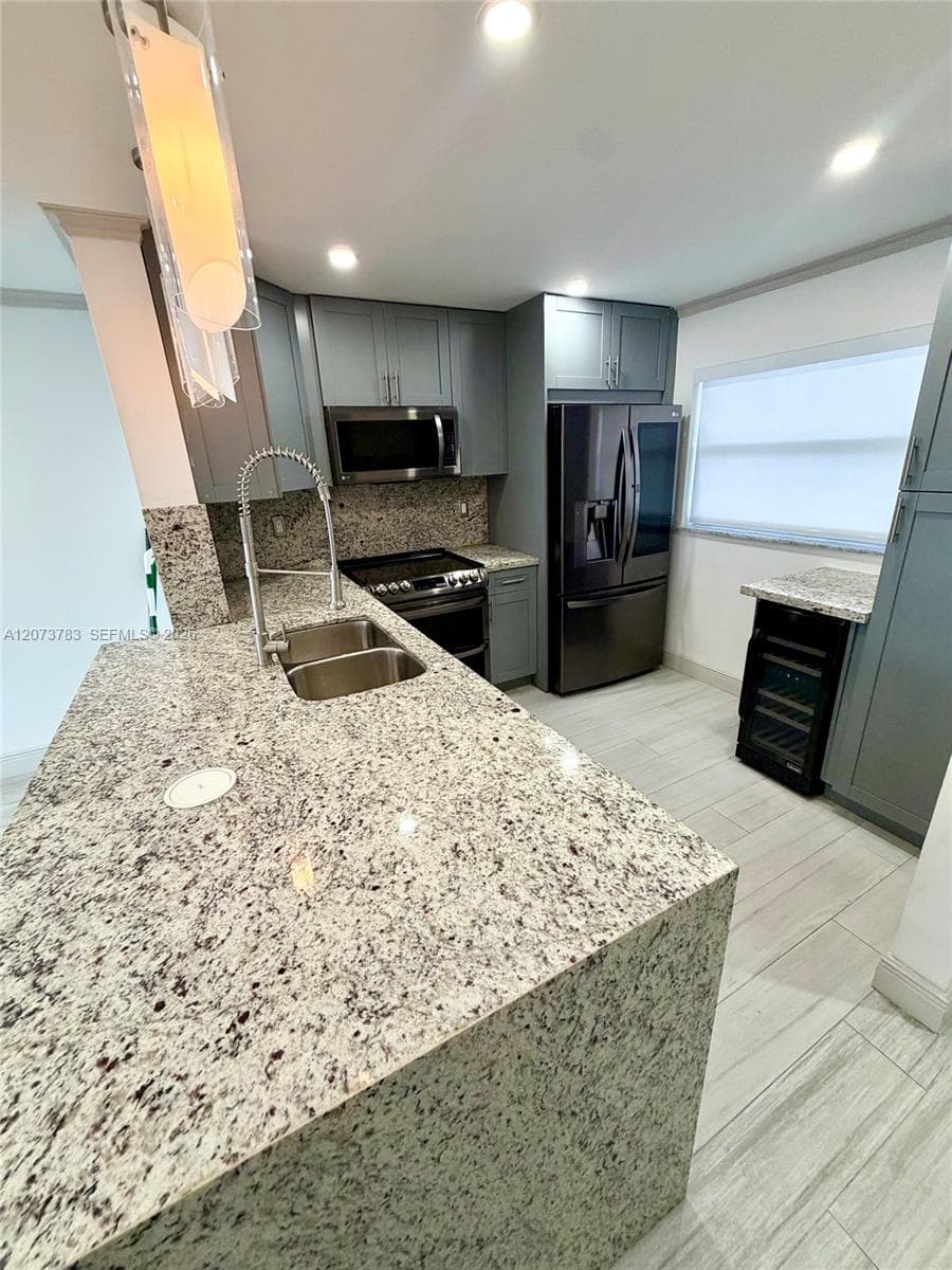 4000 NE 170th St # 207, North Miami Beach, FL 33160 — zdjęcie 2