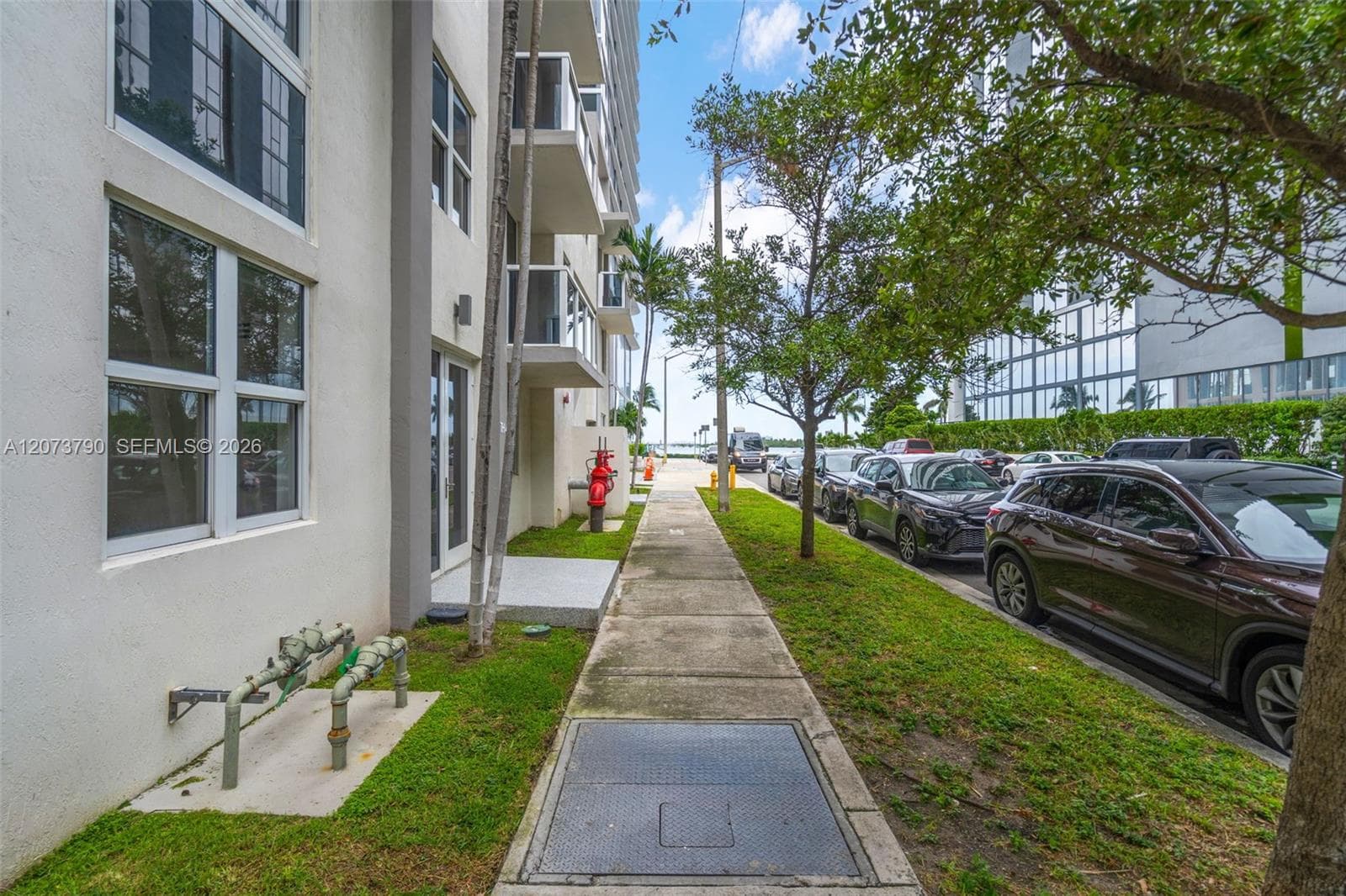 601 NE 23rd St # TH4, Miami, FL 33137 — zdjęcie 2