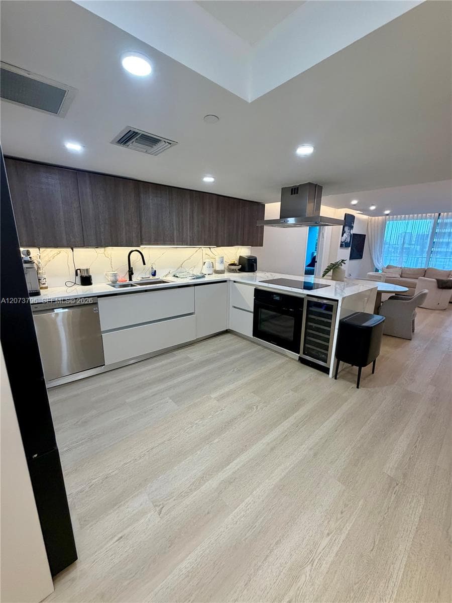 1025 92nd St # 405, Bay Harbor Islands, FL 33154 — zdjęcie 3