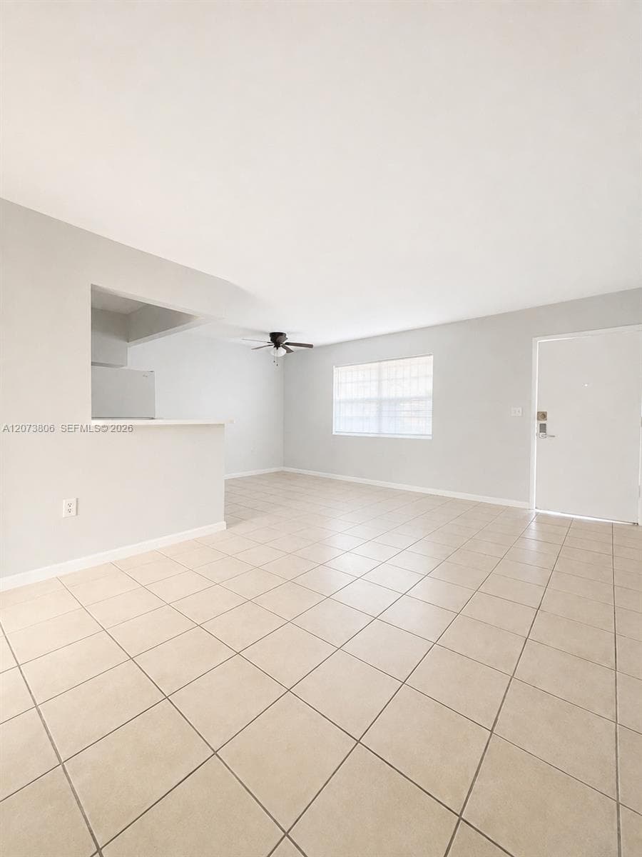 1330 W 54th St # 214C, Hialeah, FL 33012 — zdjęcie 2