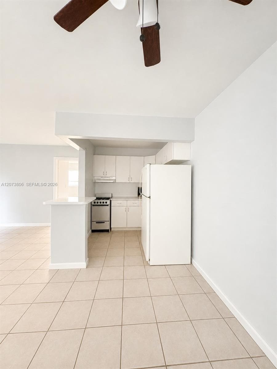 1330 W 54th St # 214C, Hialeah, FL 33012 — zdjęcie 4