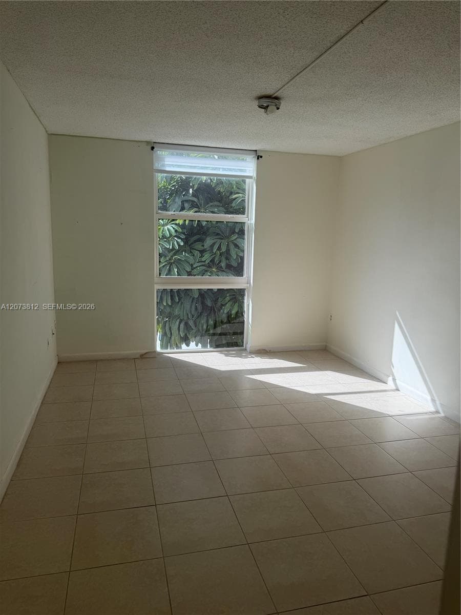 16851 NE 23rd Ave # B214, North Miami Beach, FL 33160 — zdjęcie 5