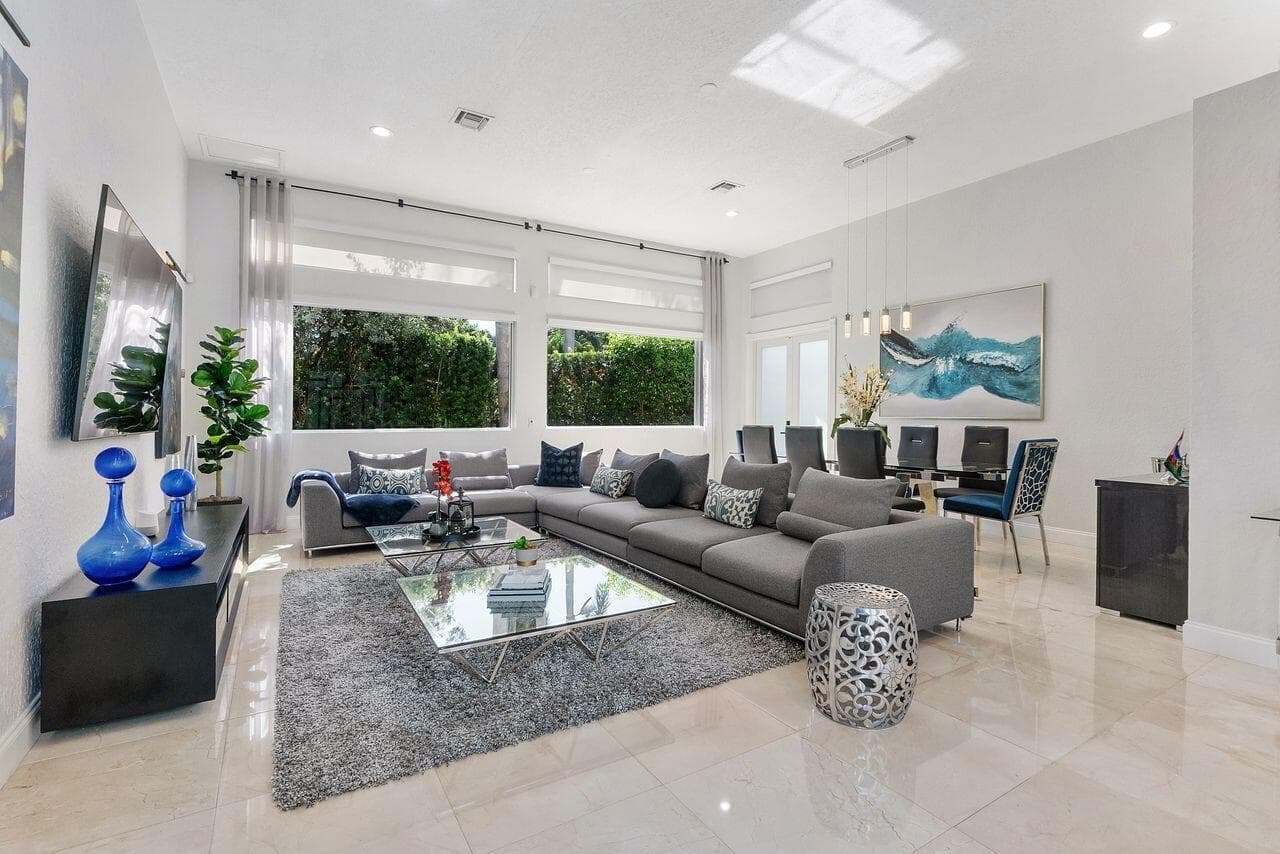 1081 BEL AIRE Drive E, Pembroke Pines, FL 33027 — zdjęcie 5