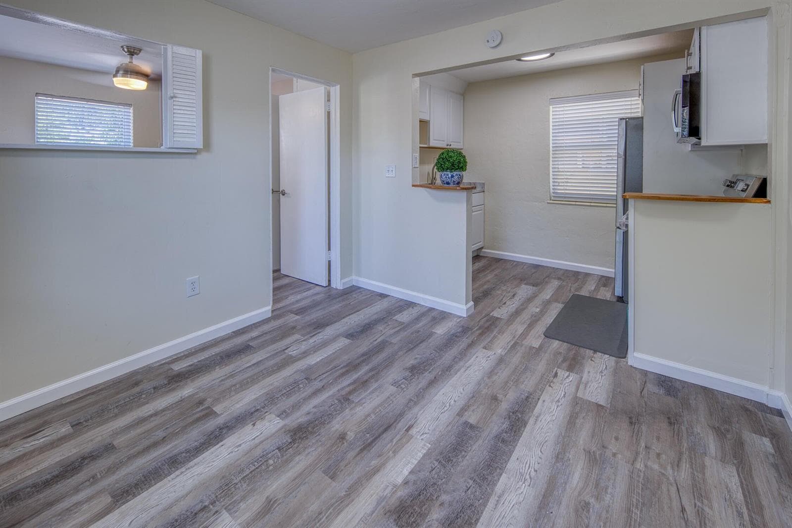 219 N E Street # 1, FL 33460 — zdjęcie 4