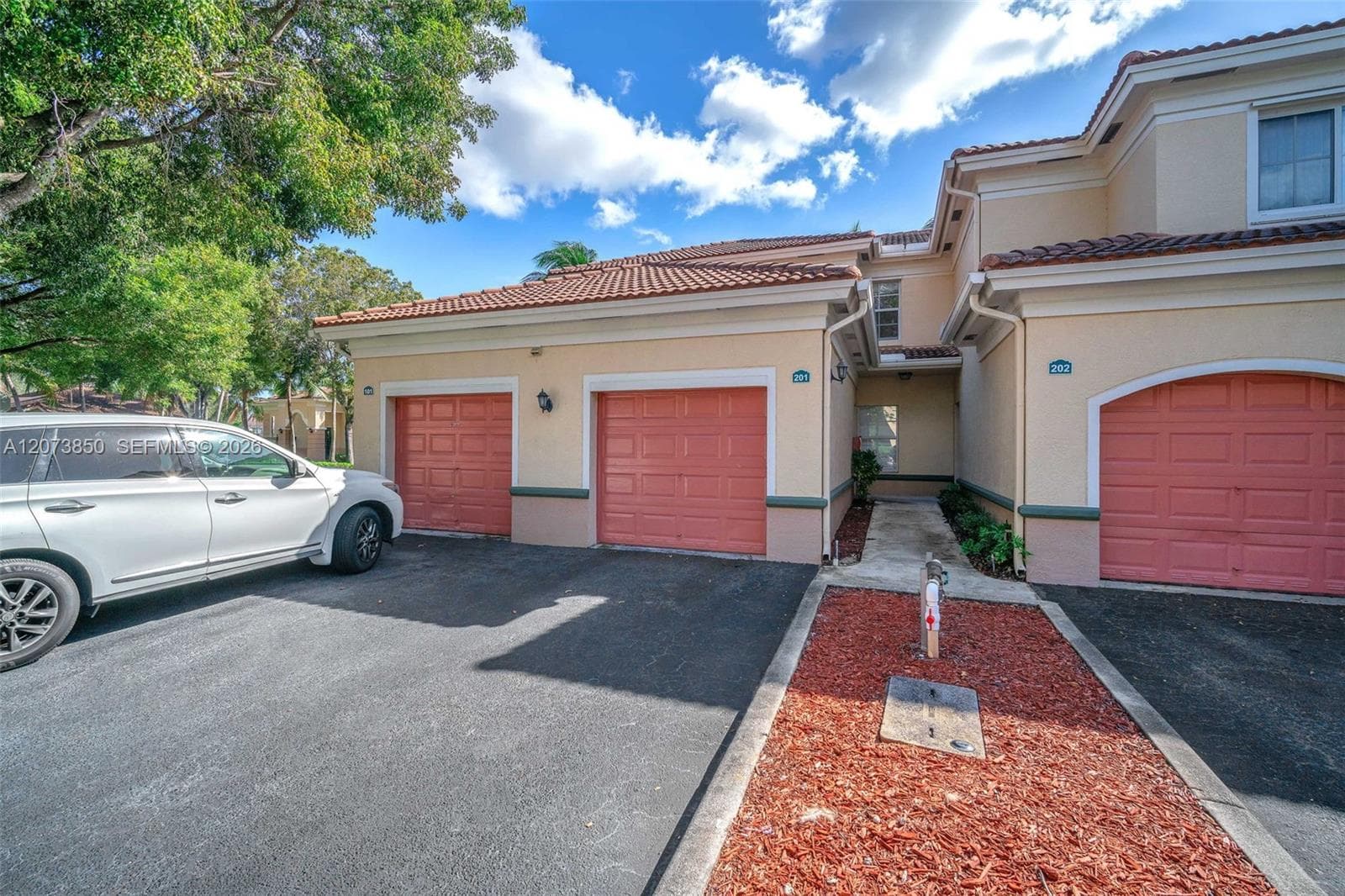 2532 Centergate Dr # 201, Miramar, FL 33025