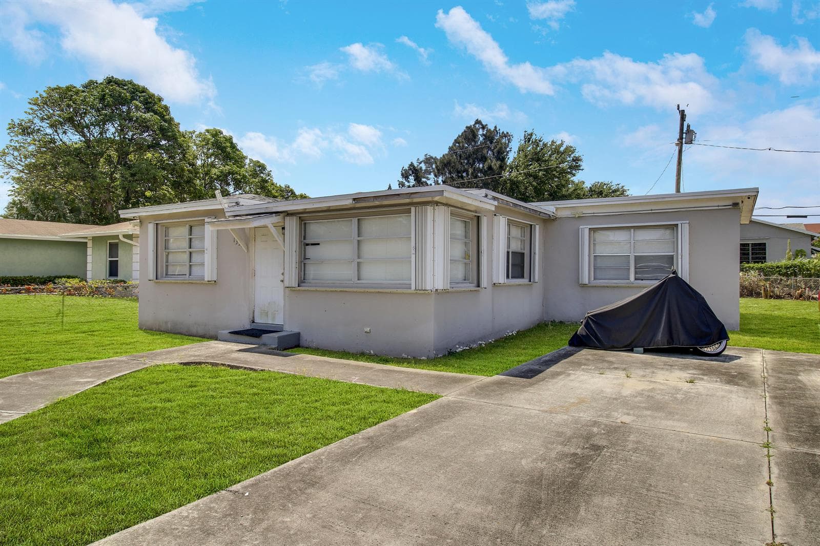 1325 W 32ND Street, Riviera Beach, FL 33404