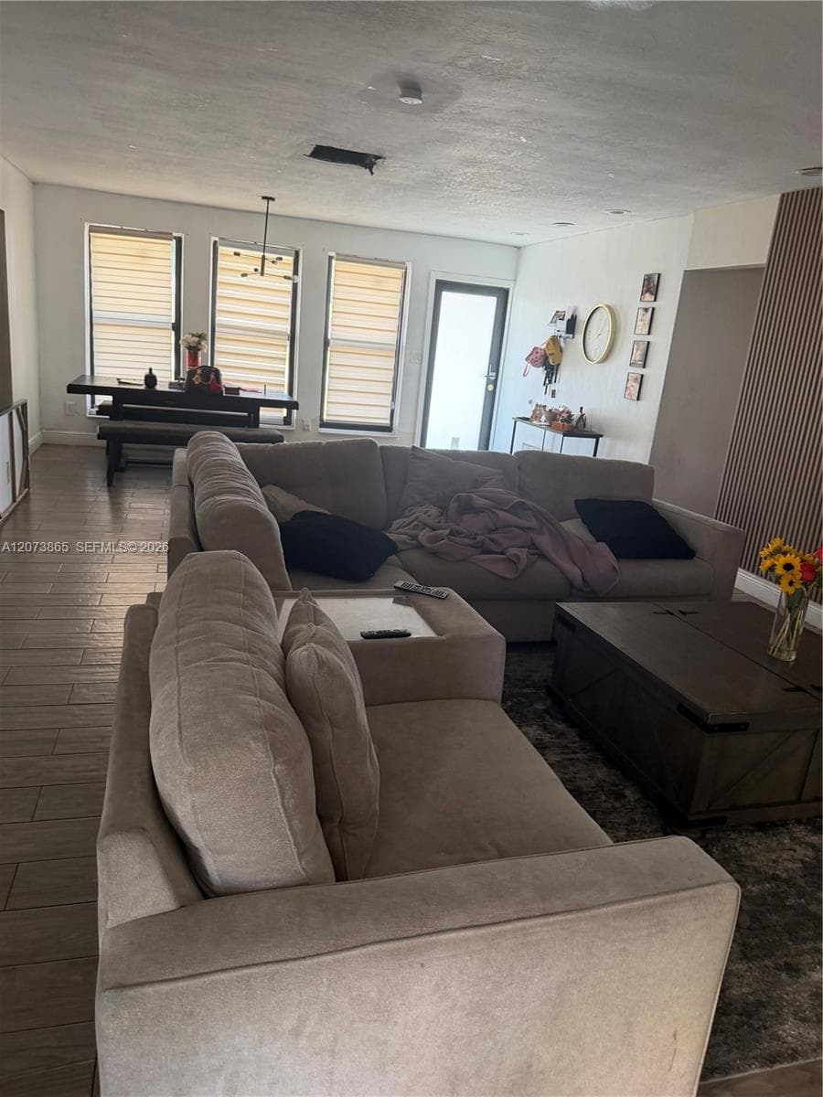 1330 NW 175th St, Miami Gardens, FL 33169 — zdjęcie 3