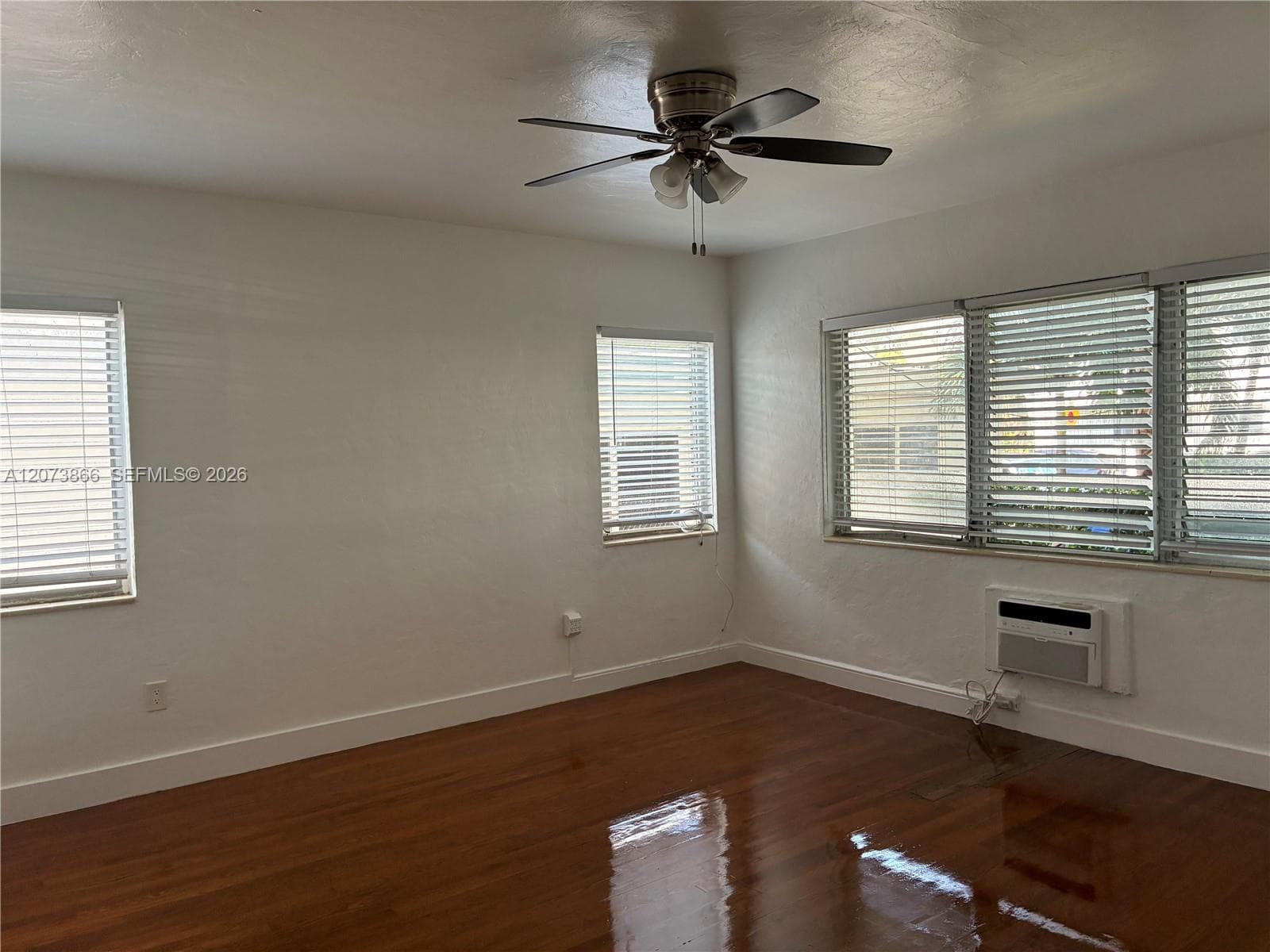 8020 Abbott Ave # 4, Miami Beach, FL 33141 — zdjęcie 2