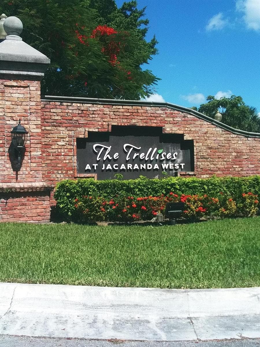 9727 N New River Canal Road # 629, Plantation, FL 33324