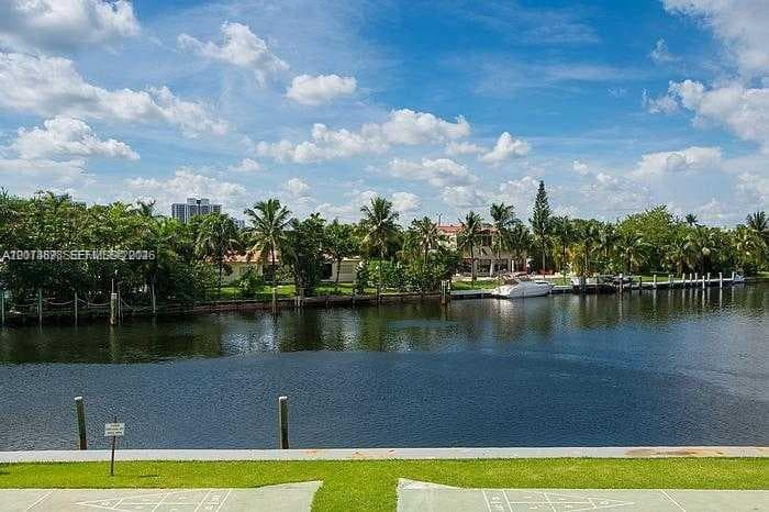 401 Golden Isles Dr # 211, Hallandale Beach, FL 33009 — zdjęcie 3