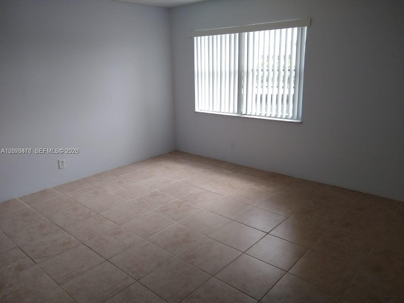 401 Golden Isles Dr # 211, Hallandale Beach, FL 33009 — zdjęcie 4