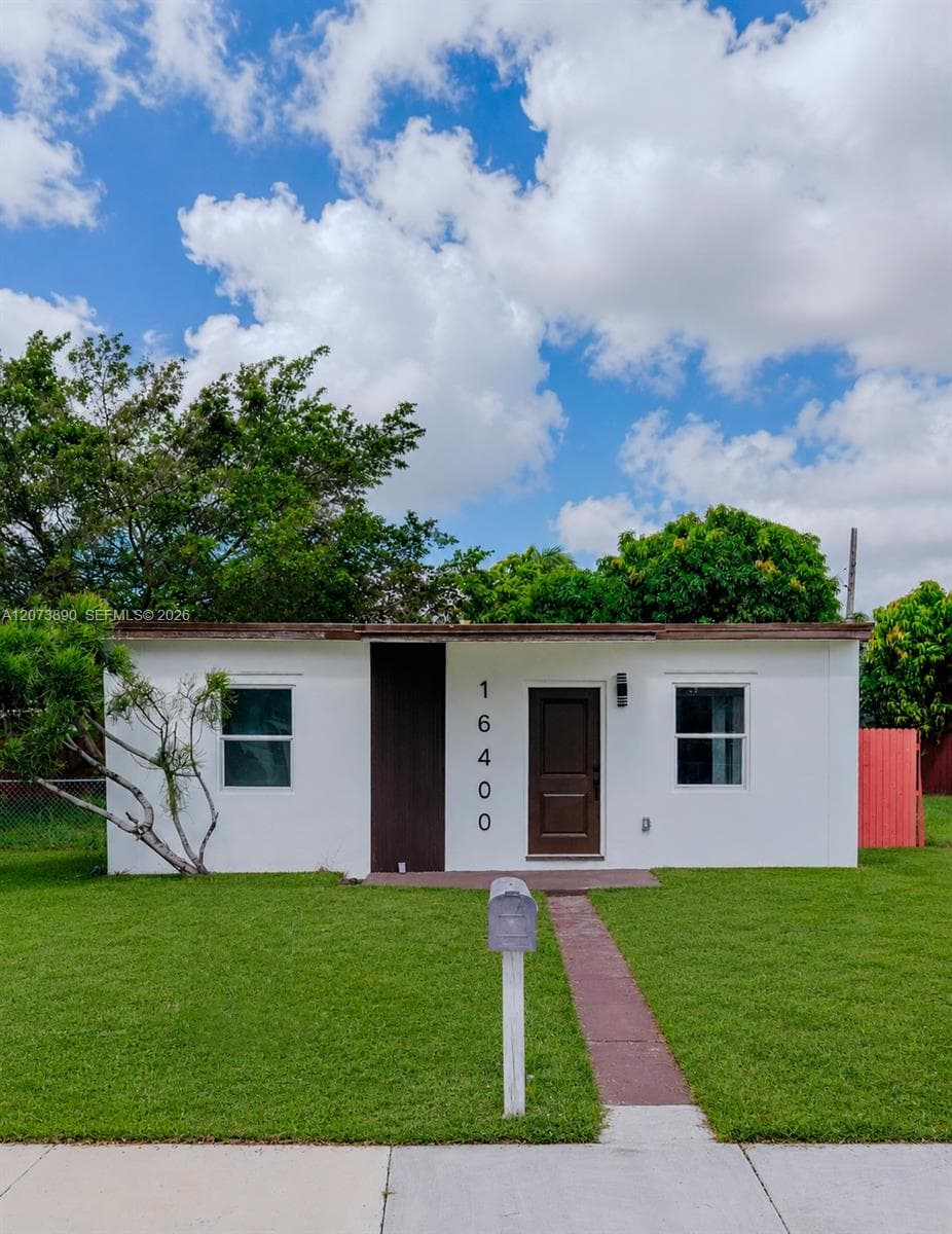 16400 NW 23rd Ct, Miami Gardens, FL 33054 — zdjęcie 2
