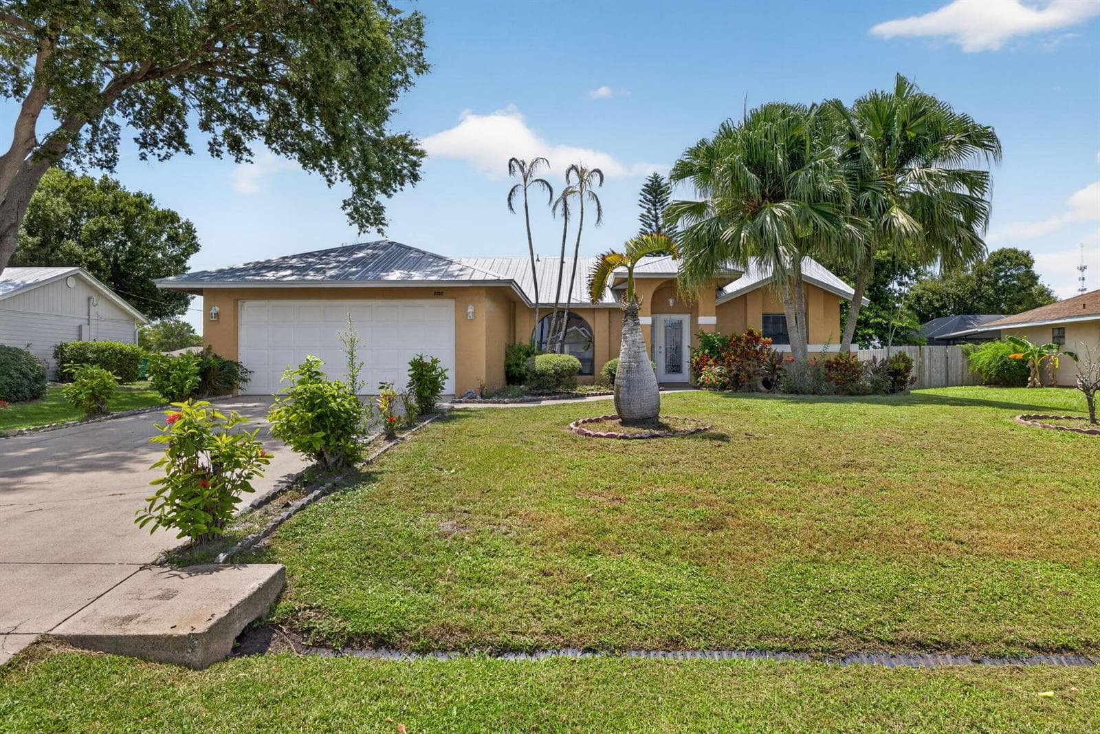 2252 SE MCMASTER Street, Port St. Lucie, FL 34952