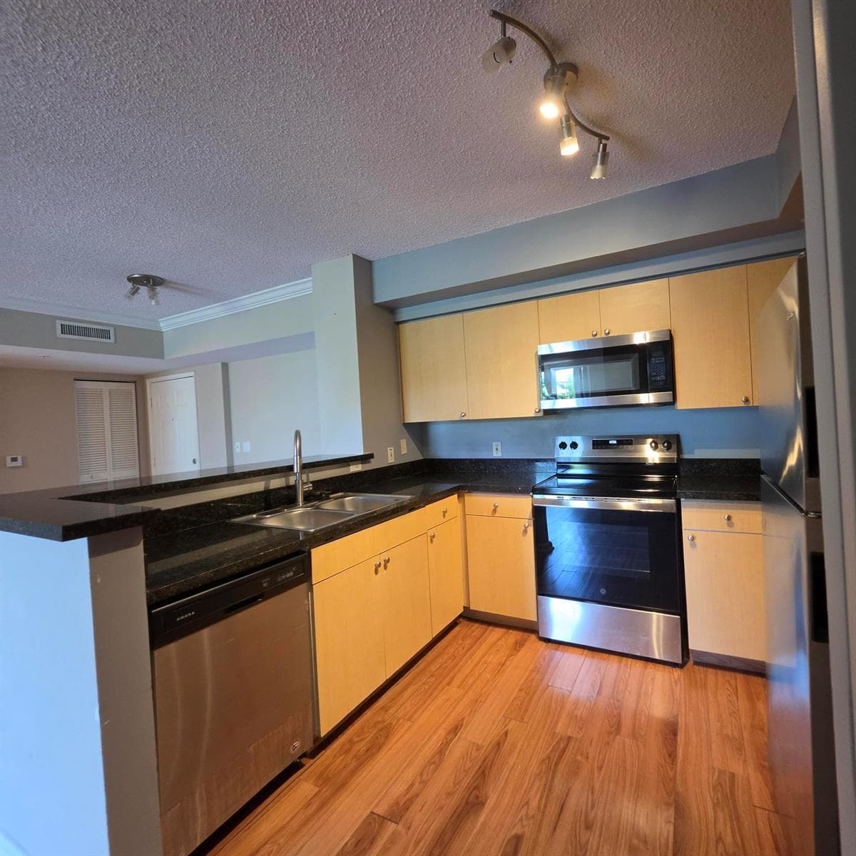 1919 Van Buren Street # 404a, Hollywood, FL 33020 — zdjęcie 2