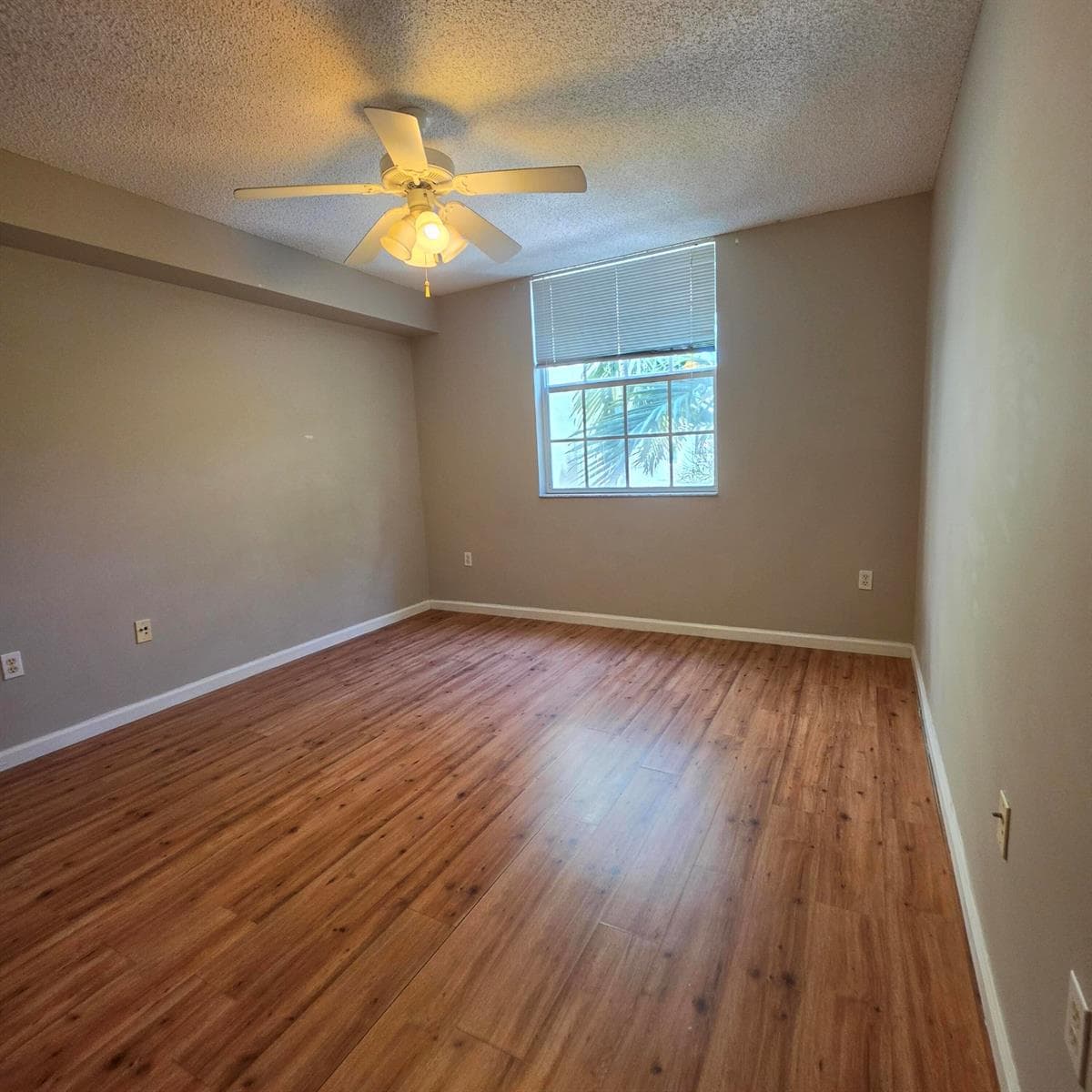 1919 Van Buren Street # 404a, Hollywood, FL 33020 — zdjęcie 4