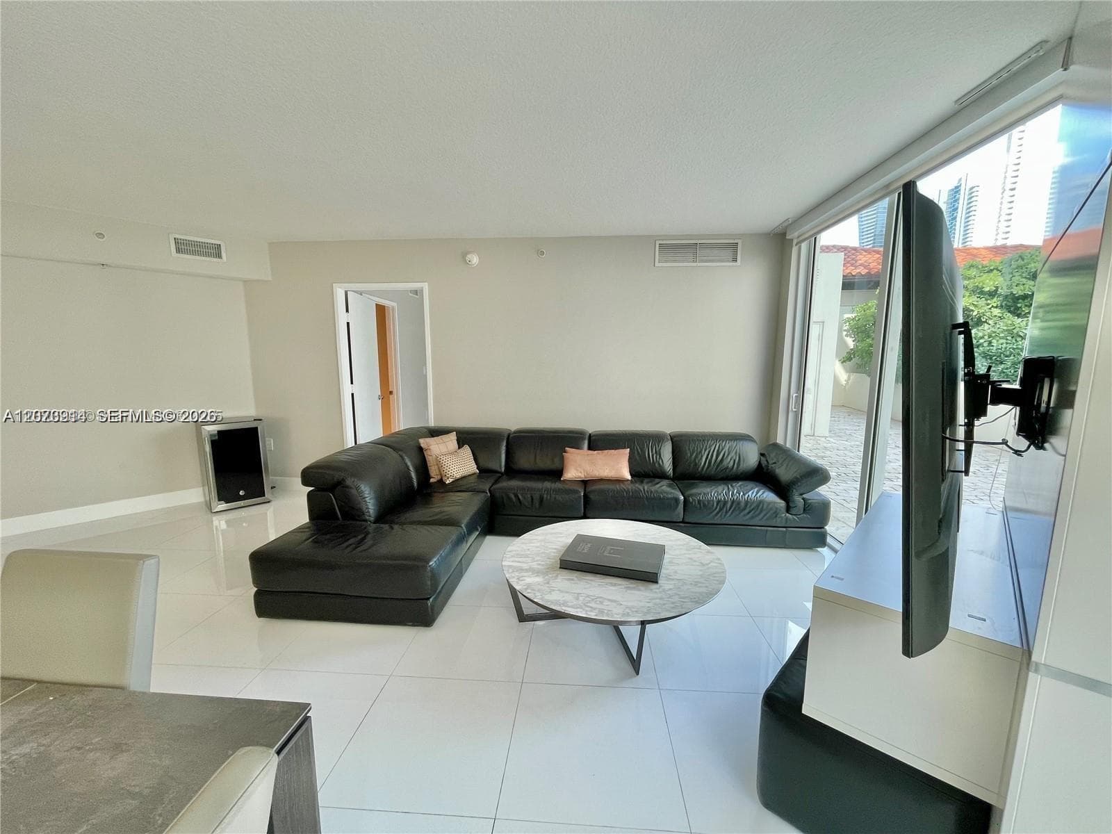 150 Sunny Isles Blvd # 1-501, Sunny Isles Beach, FL 33160 — zdjęcie 2