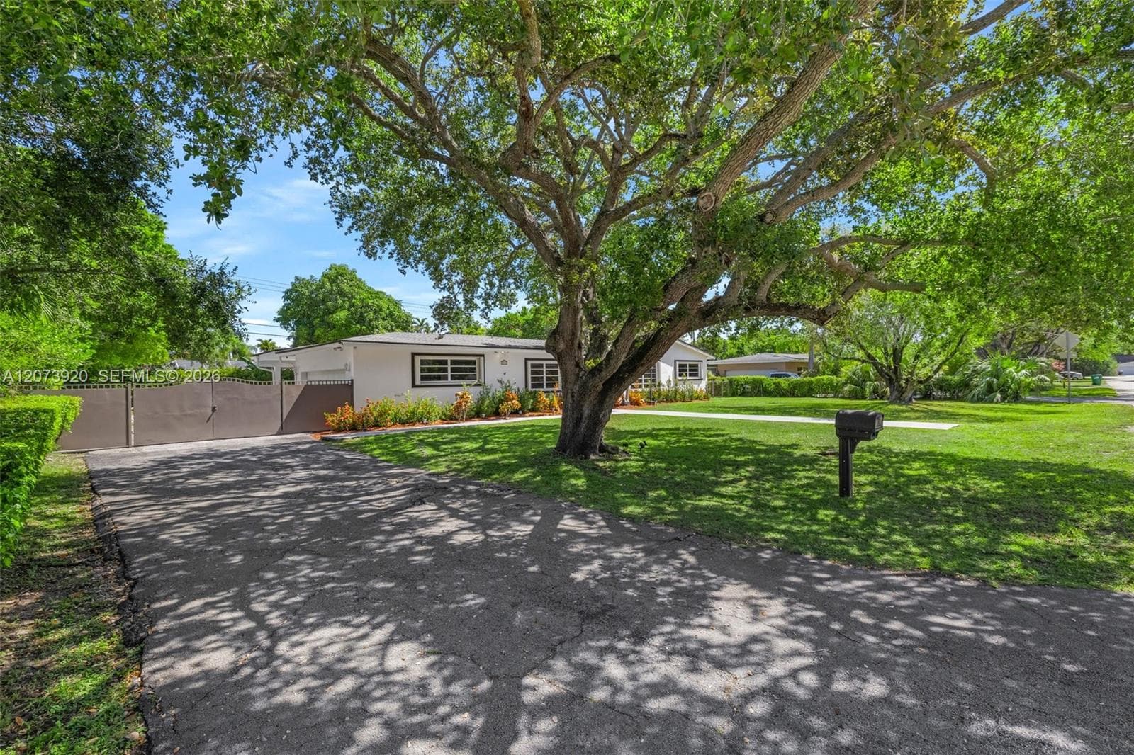 8261 SW 142nd St, Palmetto Bay, FL 33158 — zdjęcie 5