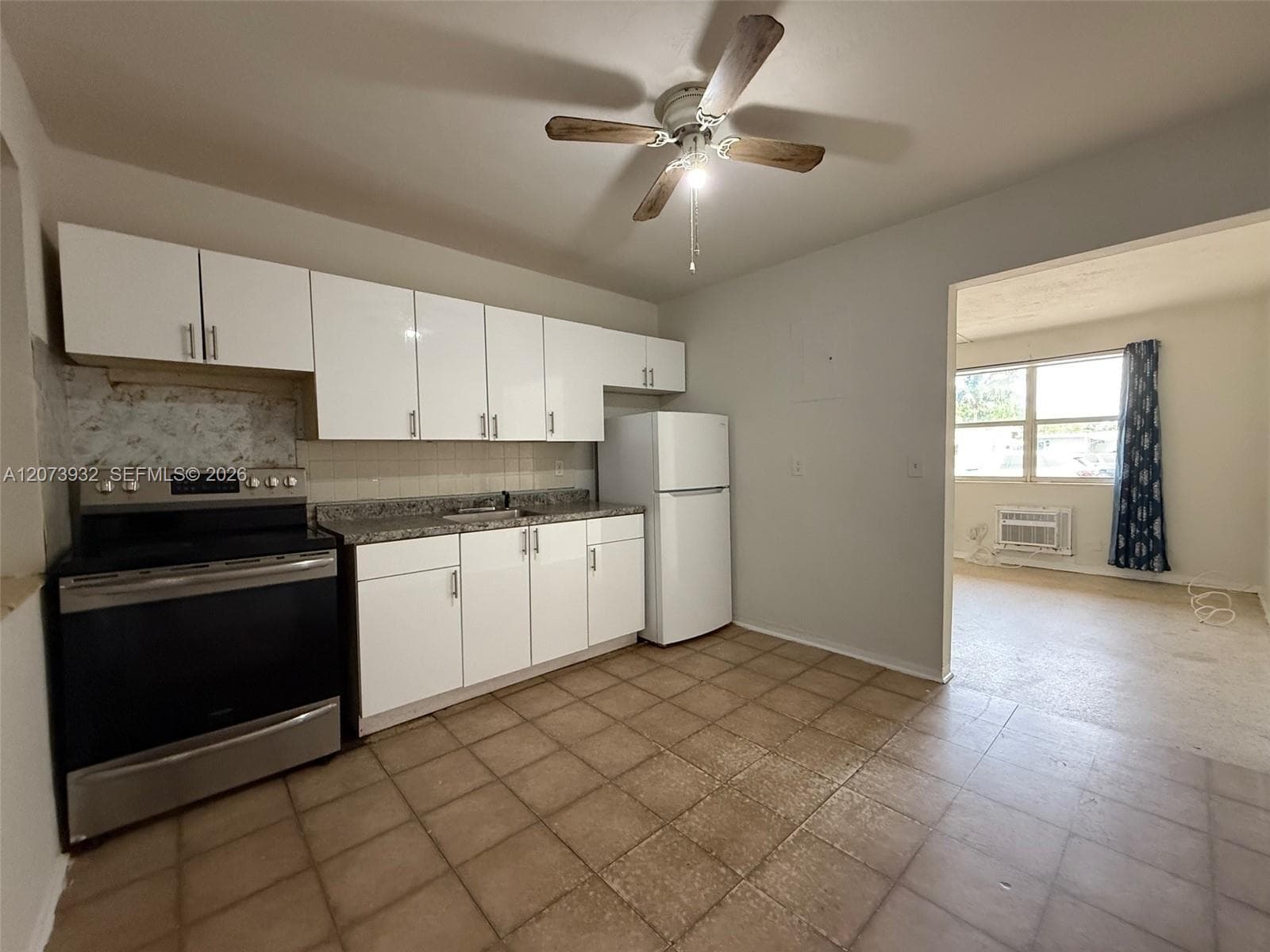 900 SW 5th St # 2, Hallandale Beach, FL 33009