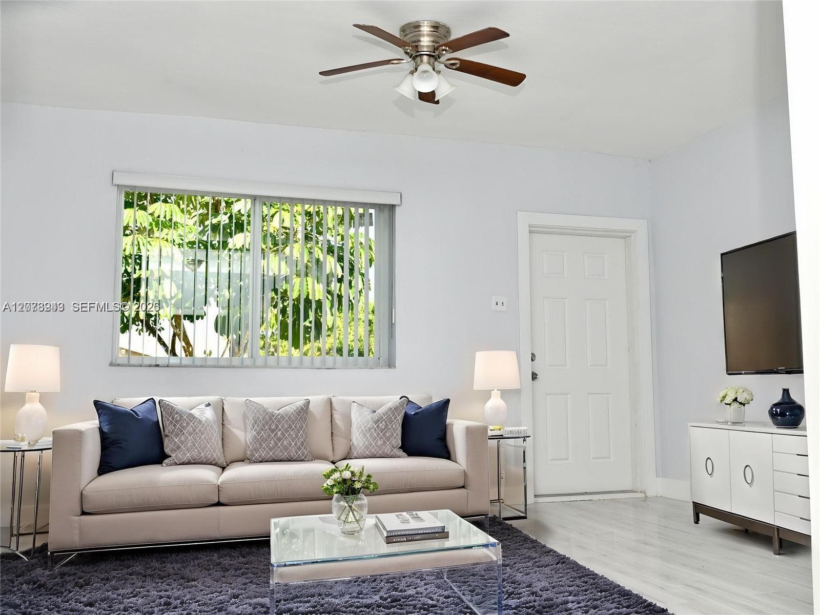 747 NW 5th Ct, Hallandale Beach, FL 33009 — zdjęcie 2