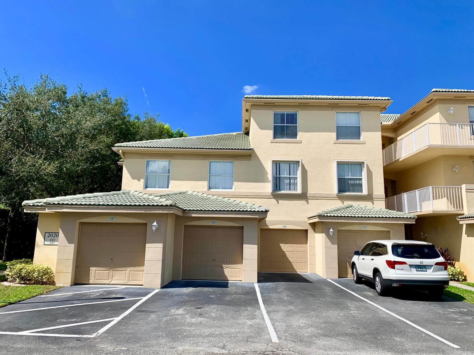 2020 GREENVIEW SHORES Boulevard # 101, Wellington, FL 33414