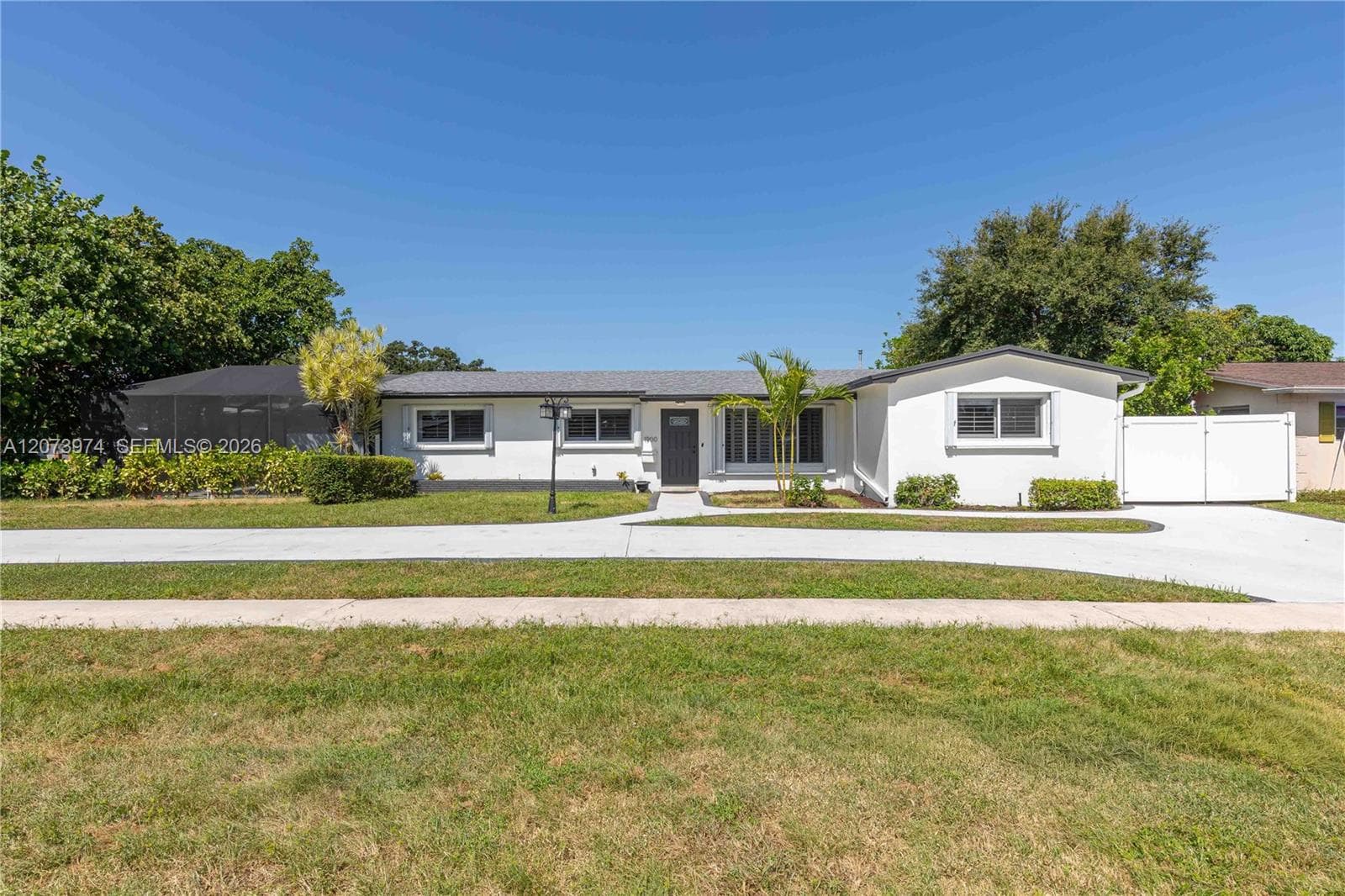 1900 NW 82nd Ter, Pembroke Pines, FL 33024