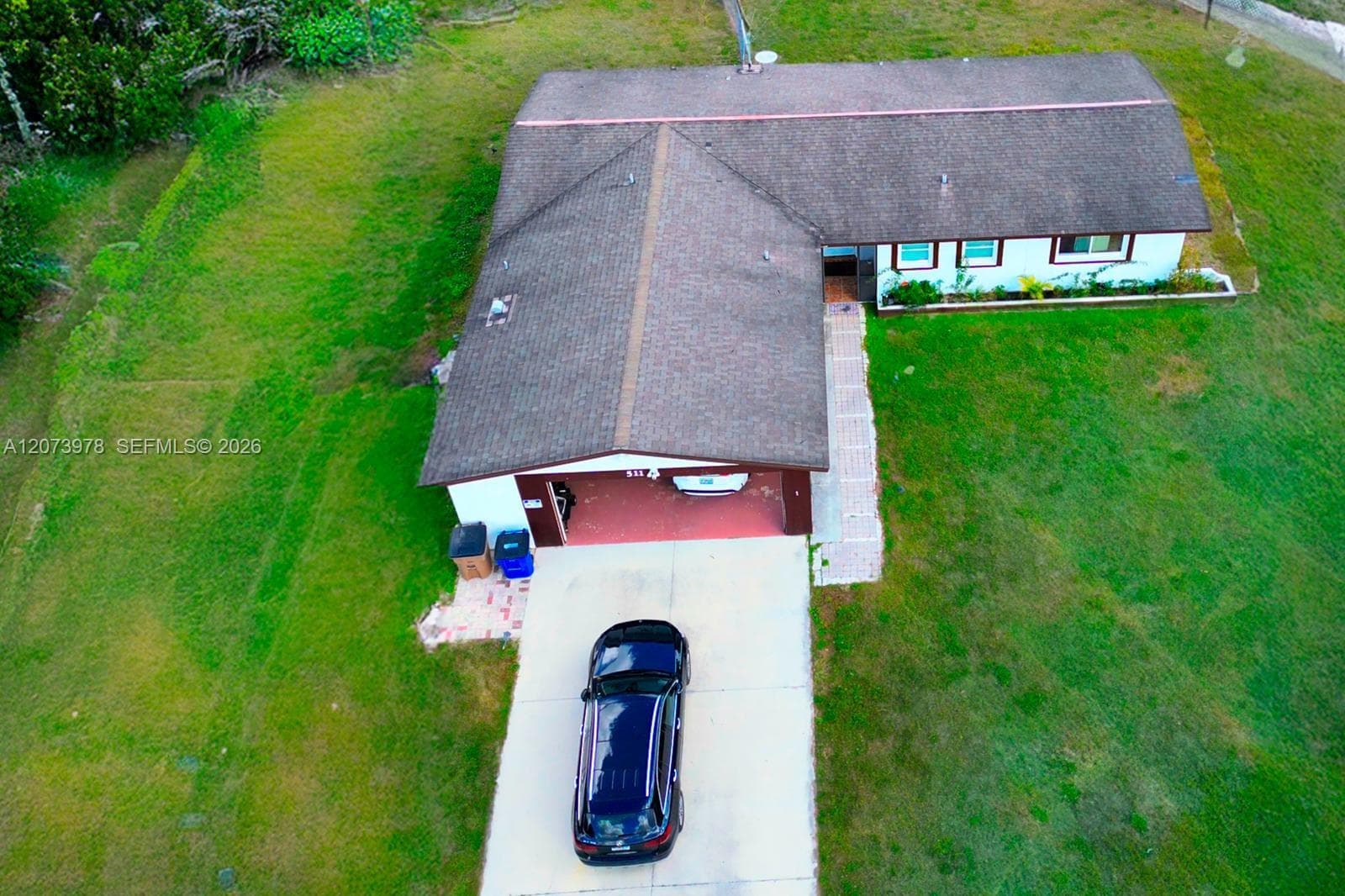 511 York, Lehigh Acres, FL 33936 — zdjęcie 2