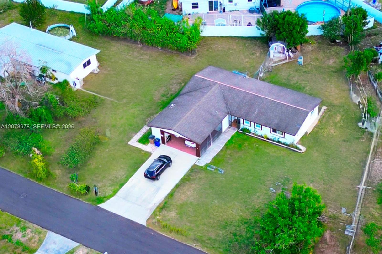 511 York, Lehigh Acres, FL 33936