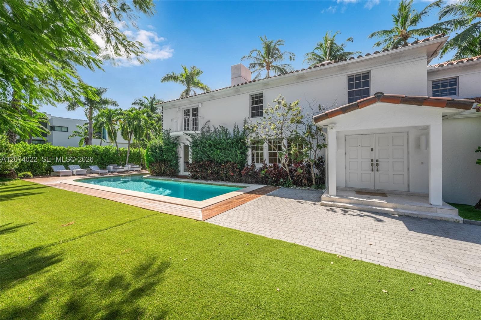 140 N Hibiscus Dr, Miami Beach, FL 33139 — zdjęcie 2