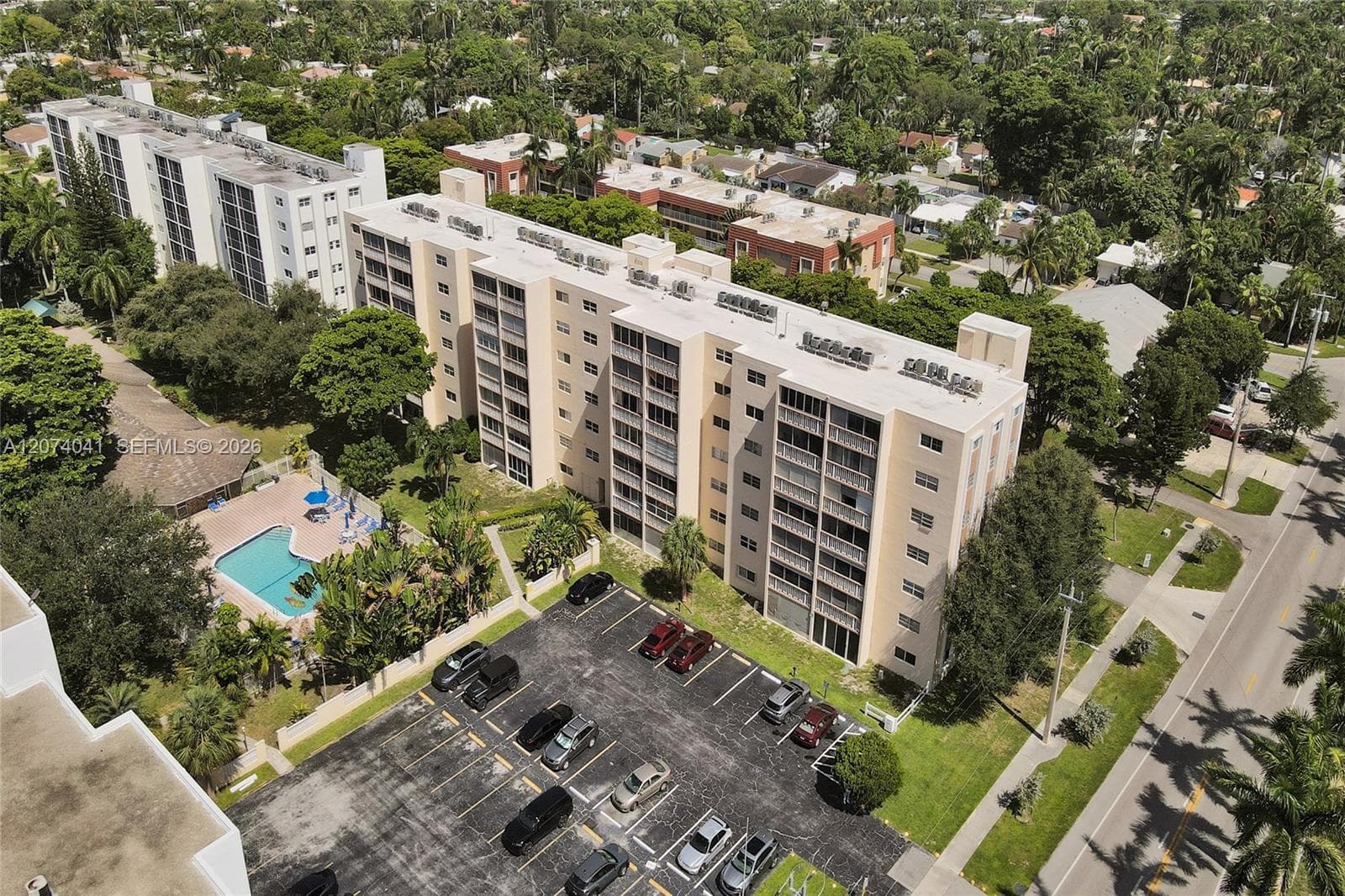 1001 NE 14th Ave # 402, Hallandale Beach, FL 33009 — zdjęcie 2