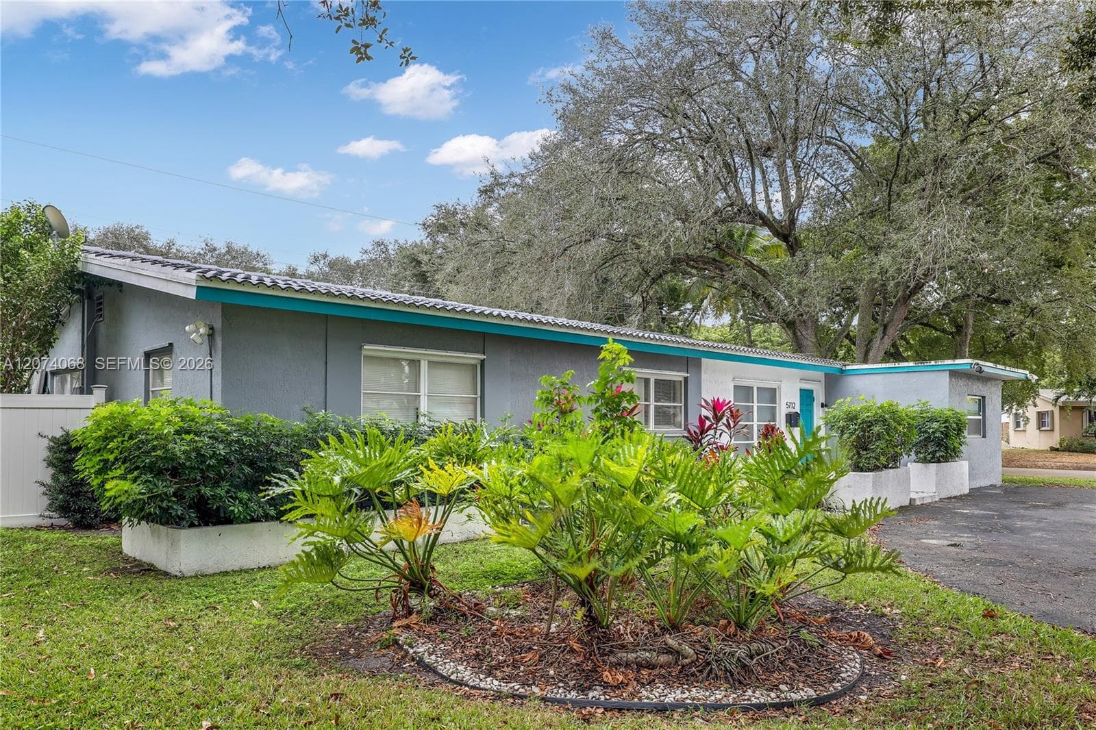 5712 Monroe St, Hollywood, FL 33023 — zdjęcie 2