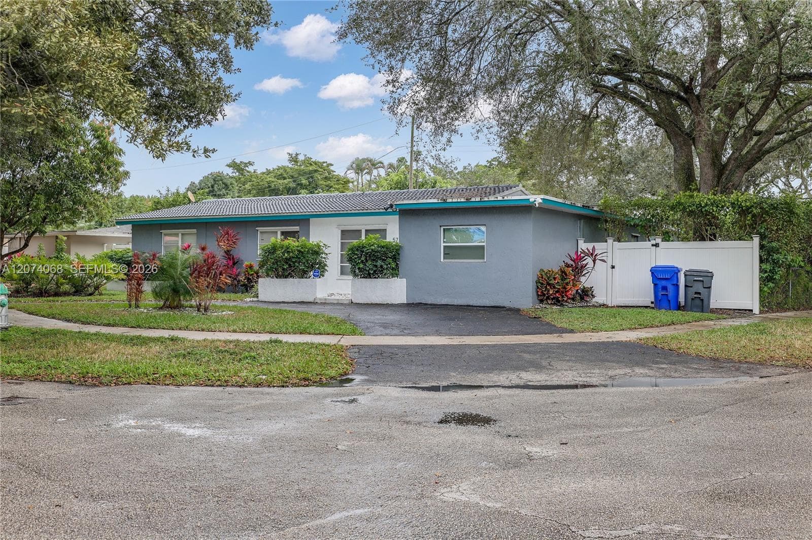 5712 Monroe St, Hollywood, FL 33023