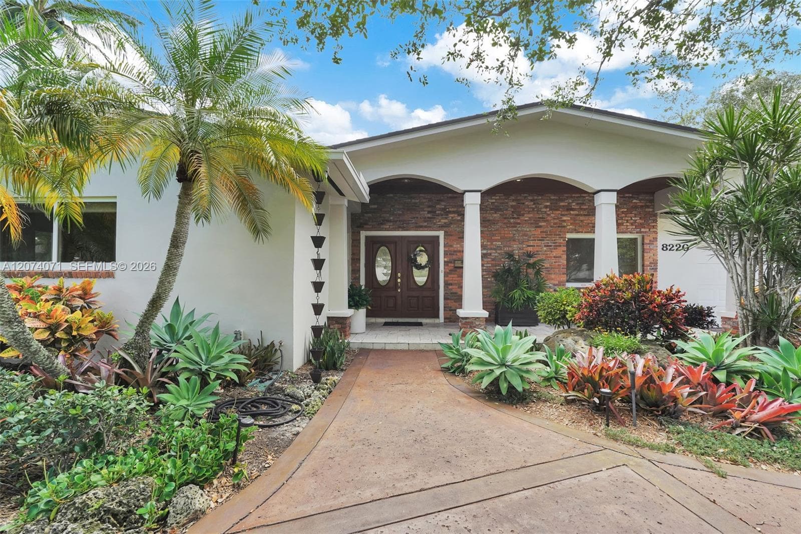 8220 SW 162nd St, Palmetto Bay, FL 33157