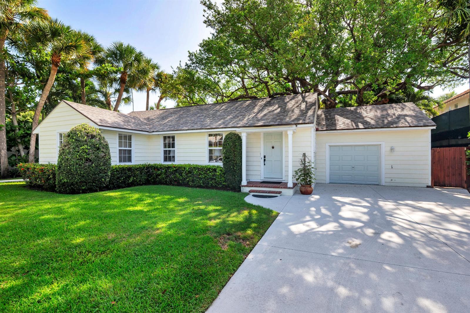 1161 N OCEAN Way, Palm Beach, FL 33480