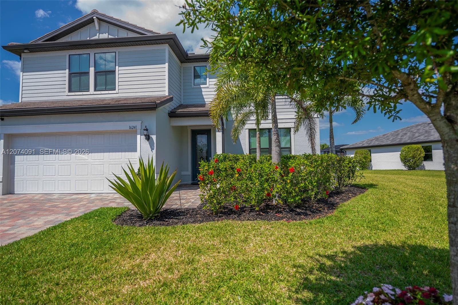 16241 Rosemallow Ln, Other City - In The State Of Florida, FL 33920 — zdjęcie 3