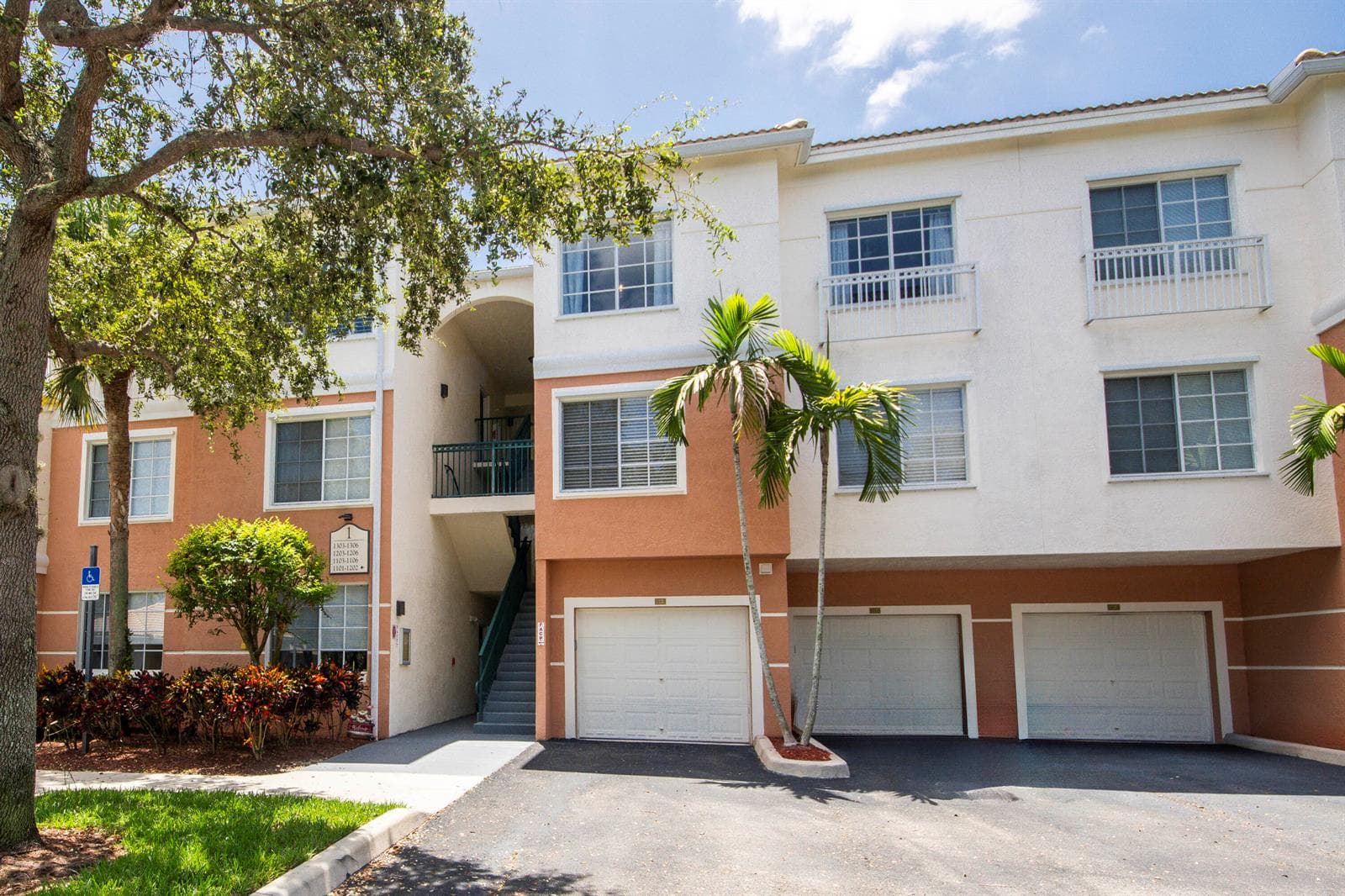 1305 Myrtlewood Circle E, Palm Beach Gardens, FL 33418